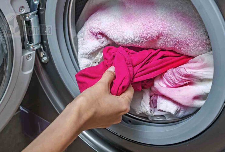 cách tẩy quần áo màu bị dính màu khác